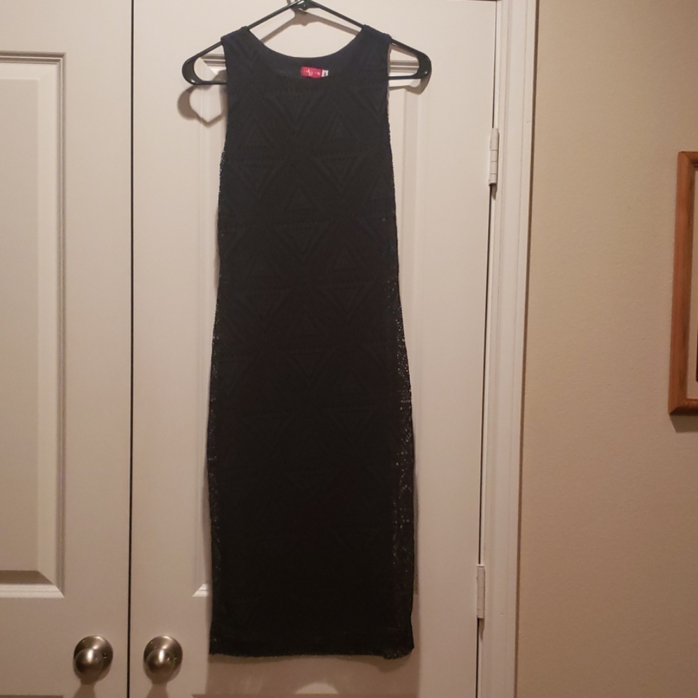Fitted Lace Midi Dress